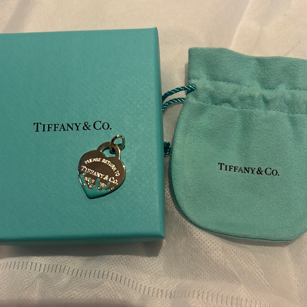 BRAND NEW TIFFANY & CO.